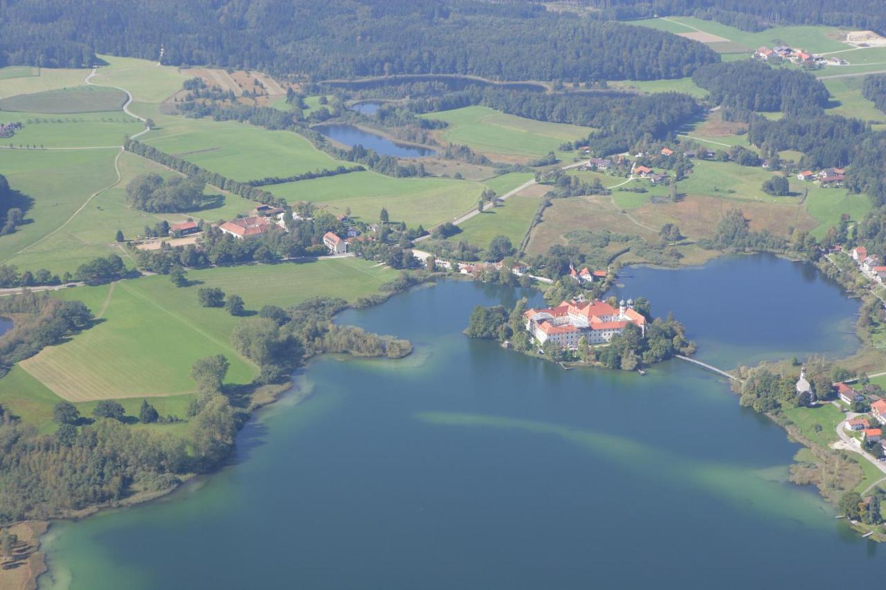 Haus Rufinus Am Kloster Seeon Extérieur photo